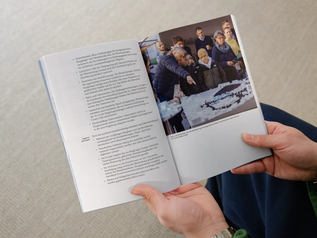 Doppelseite mit Blick in die Werkstatt