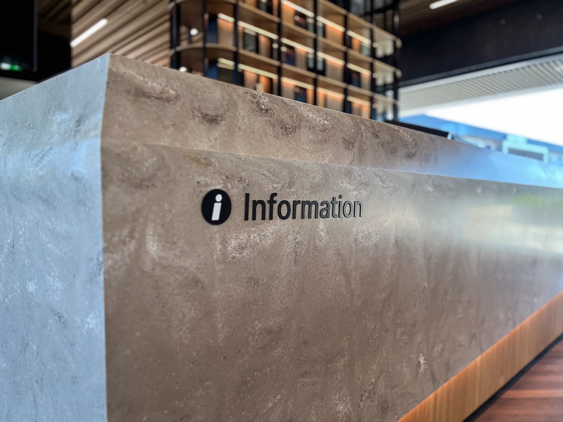 Beschriftung des Informationsdesks